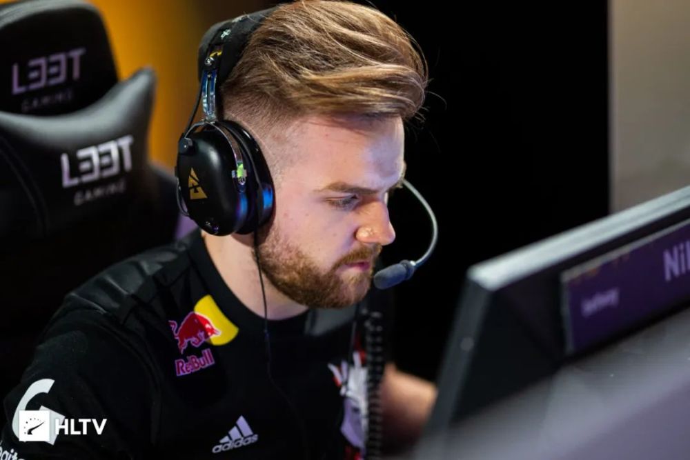 m0NESY ：我们和donk很熟，他人很好