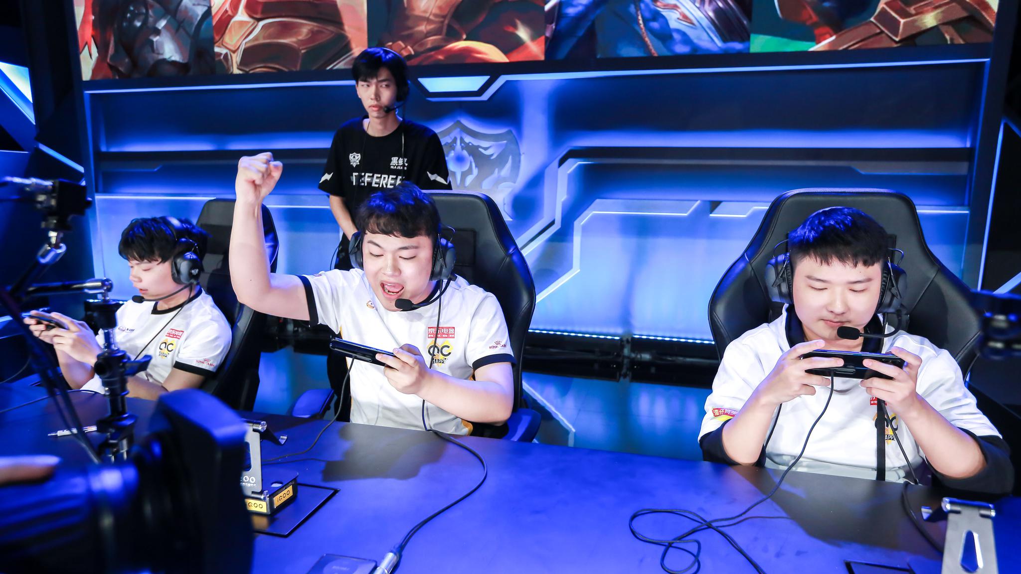 NAVI击败 The MongolZ 晋级2025年Thunderpick世界锦标赛总决赛