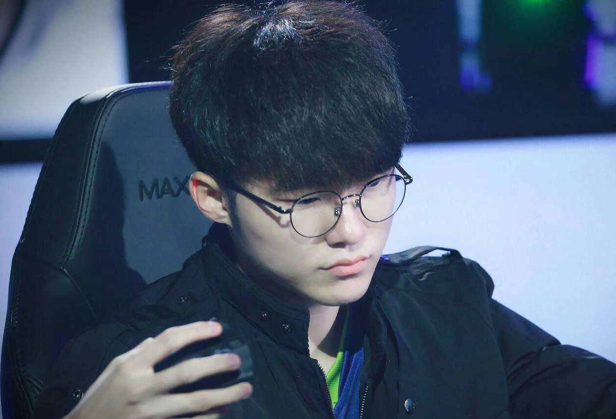 干杯！BLG轻松击败WBG 夺得LPL夏季赛冠军